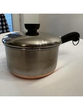 1801 Revere Ware 1 1/2 Quart Pot With Lid Copper Bottom Clinton IL USA Vintage